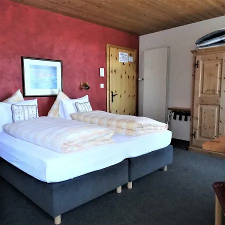 فندق Buendnerhof 3*